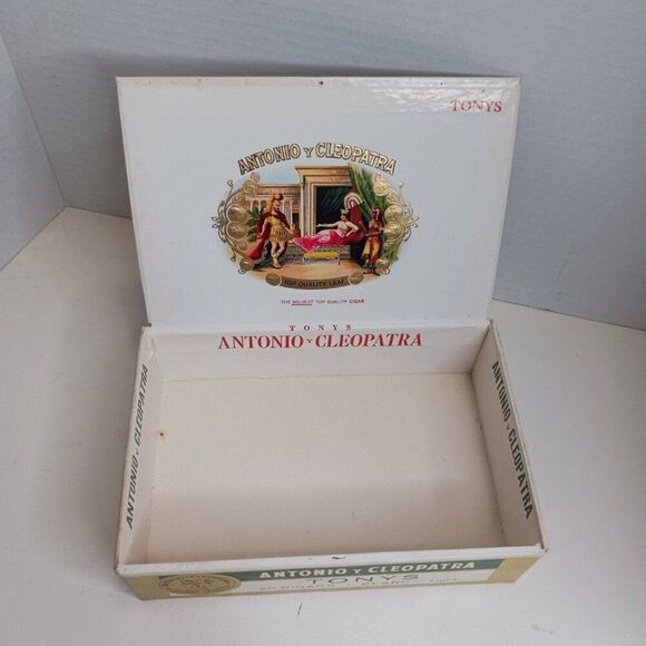 Vintage Cigar Box - Picture 5 of 11